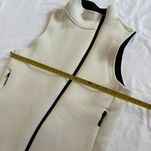 Nike Off-White Sleeveless Jacket - Picture 5 of 7